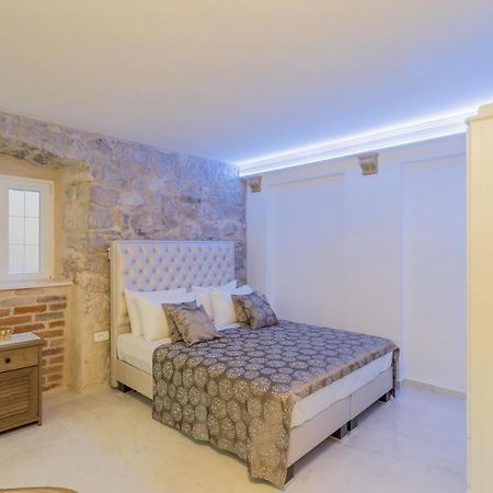 Villabella Luxury Rooms สปลิท ภายนอก รูปภาพ