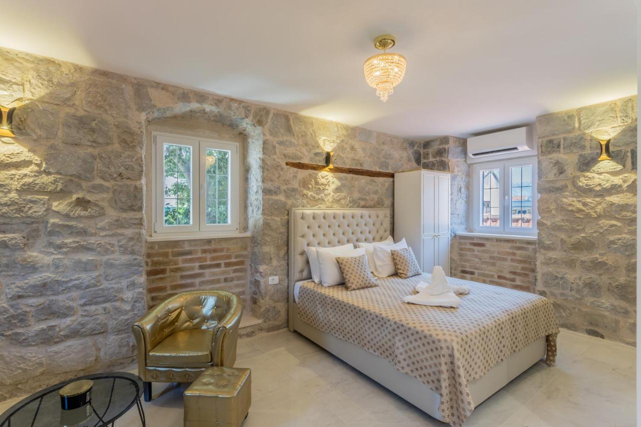 Villabella Luxury Rooms สปลิท ภายนอก รูปภาพ