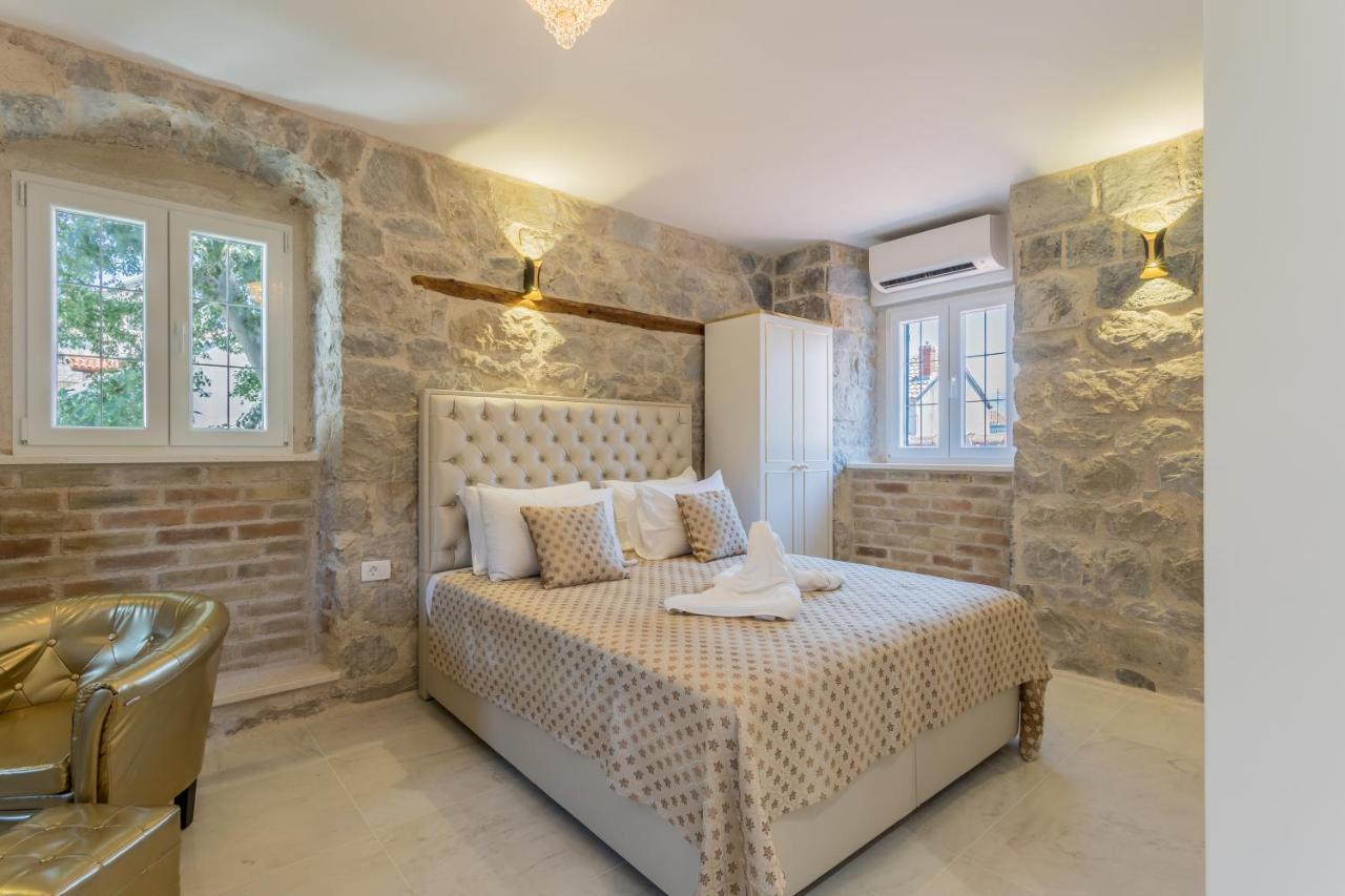 Villabella Luxury Rooms สปลิท ภายนอก รูปภาพ
