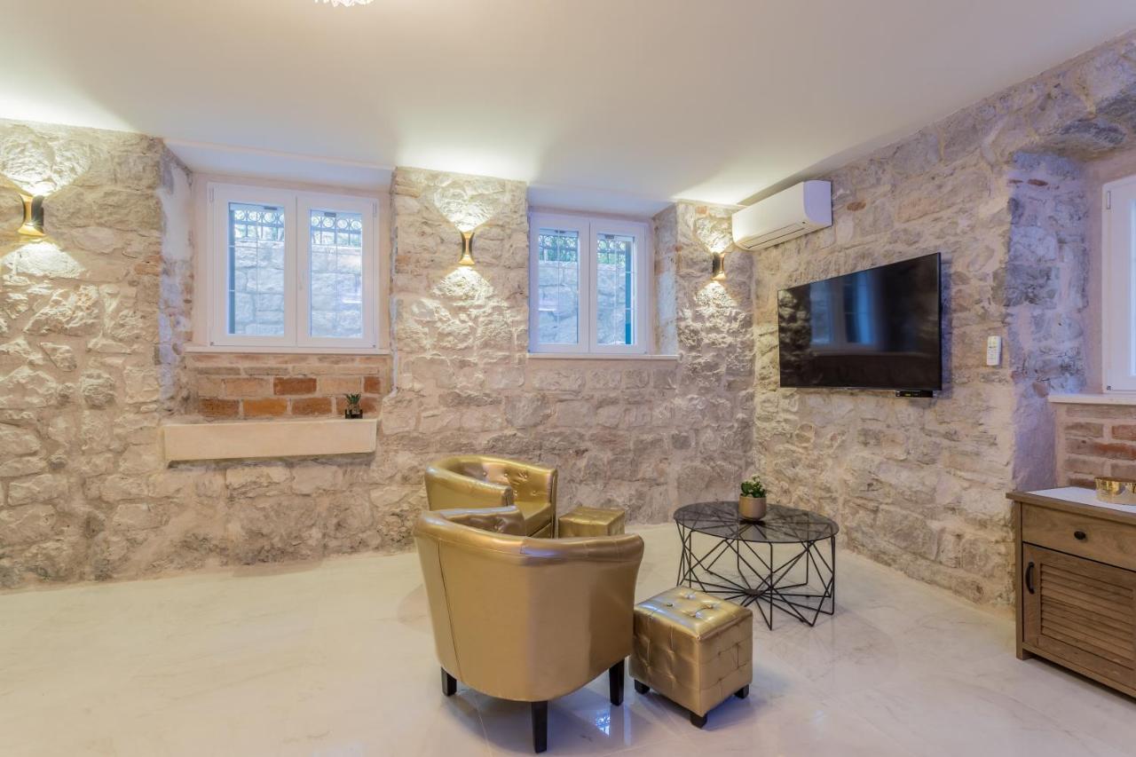 Villabella Luxury Rooms สปลิท ภายนอก รูปภาพ